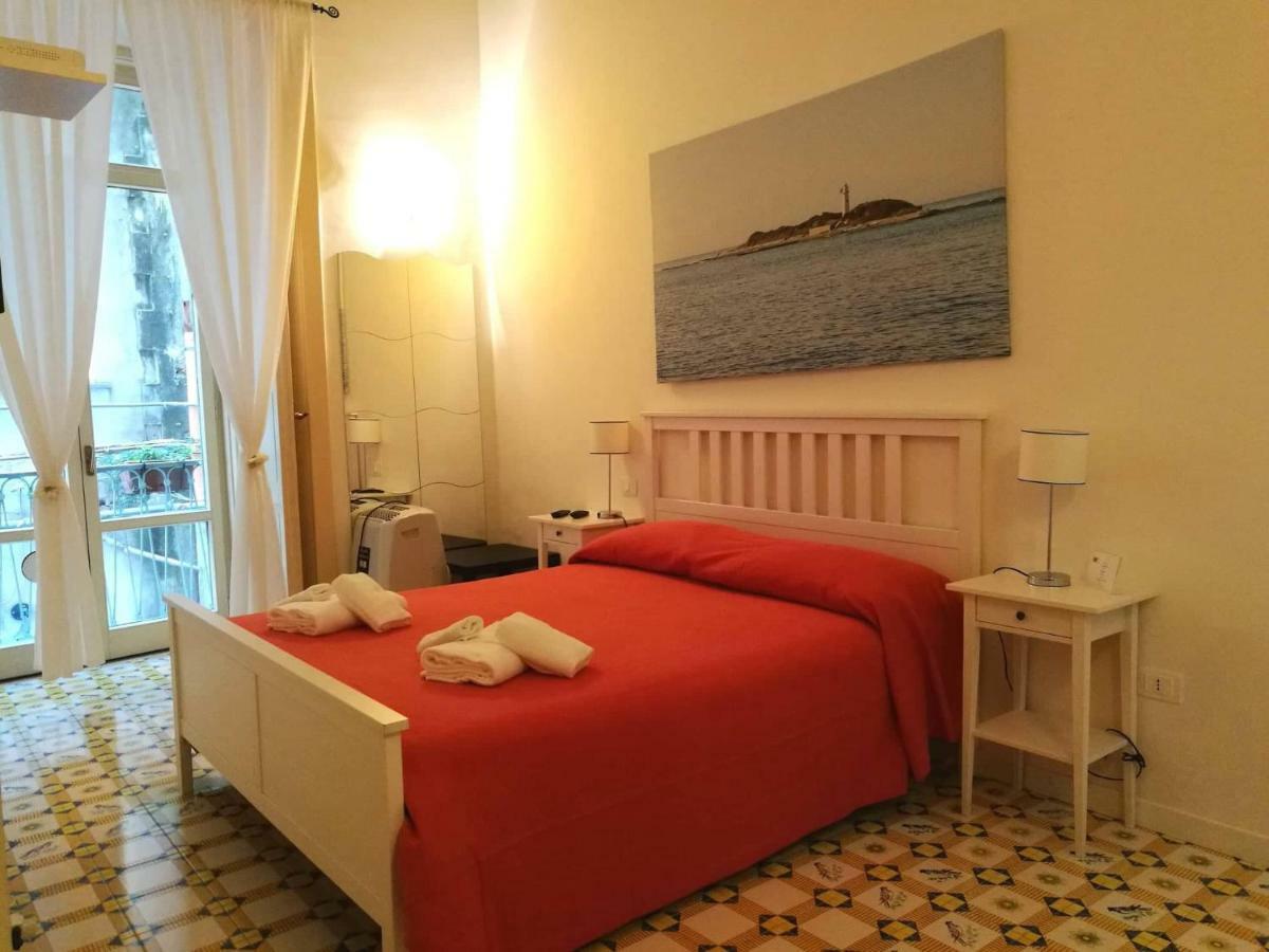 Bed and Breakfast L'Infinito à Salernes Extérieur photo